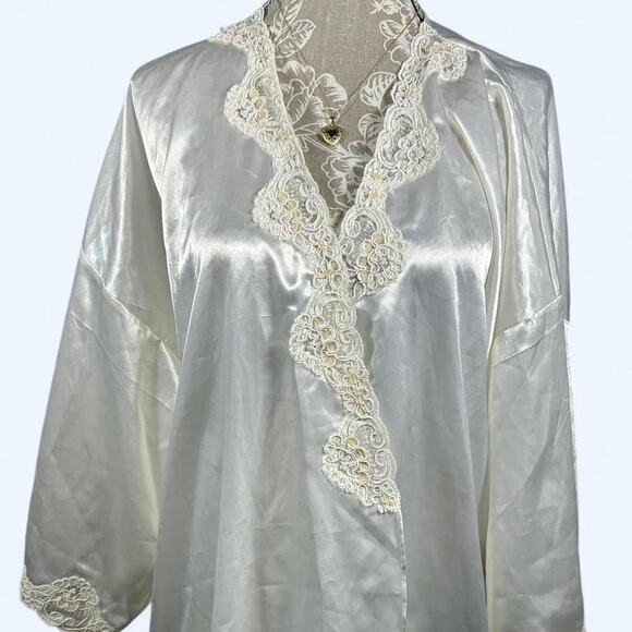 Old Money Victoria Secret Gold Label Robe - Picture 1 of 4